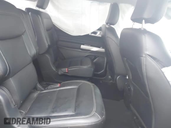 ✅ 2023 Ford Explorer Limited • VIN: 1FMSK8FH2PGA58347 • Lot: 41685319. Wystawiony na IAAI z przebiegiem 34 228 mil. Bezpłatny archiwum sprzedaży aukcyjnych z USA i szczegółowy raport historii pojazdu na DreamBid. Zdjęcie 8.