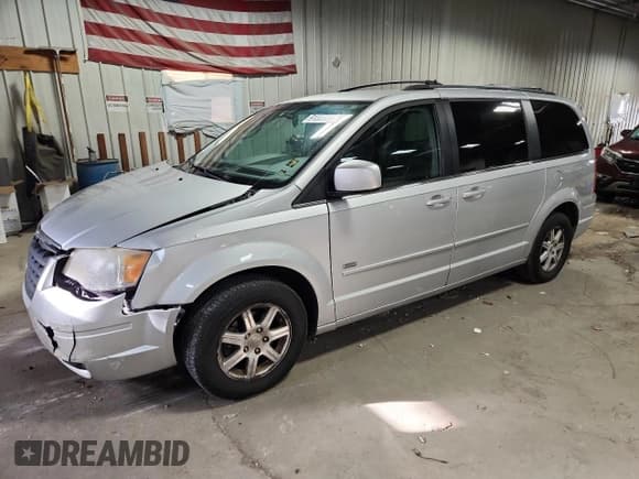 ✅ 2008 Chrysler Town & Country Touring • VIN: 2A8HR54P18R837962 • Лот: 91325515. Опубликован ранее на Copart с пробегом 182 516 миль. Бесплатный доступ к архиву аукционных продаж из США и подробный отчёт об истории автомобиля на DreamBid. Изображение 1.