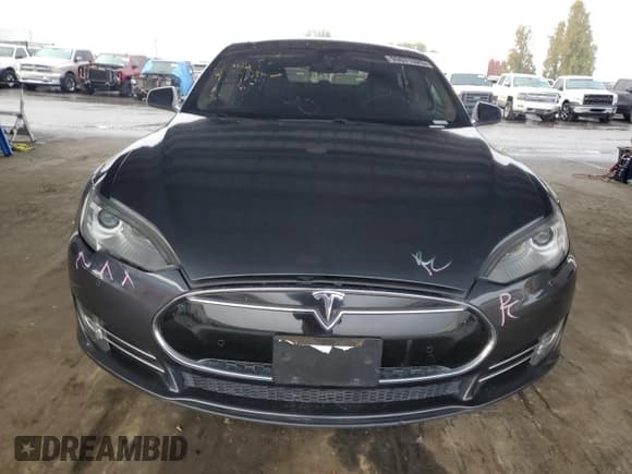 ✅ 2014 Tesla Model S 60 • VIN: 5YJSA1H1XEFP50555 • Lot: 93071325. Wystawiony na Copart z przebiegiem Nie podano. Bezpłatny archiwum sprzedaży aukcyjnych z USA i szczegółowy raport historii pojazdu na DreamBid. Zdjęcie 5.