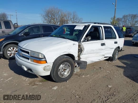 ✅ 2001 Chevrolet Blazer LT • VIN: 1GNDT13W312156772 • Lot: 41826929. Wystawiony na IAAI z przebiegiem 195 474 mil. Bezpłatny archiwum sprzedaży aukcyjnych z USA i szczegółowy raport historii pojazdu na DreamBid. Zdjęcie 17.