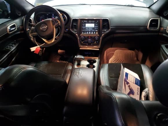 ✅ 2015 Jeep Grand Cherokee Laredo • VIN: 1C4RJFAGXFC627864 • Lot: 71897845. Listed on Copart with 118,362 mi. Free auction sales archive from the USA and detailed vehicle history report at DreamBid. Image 8.