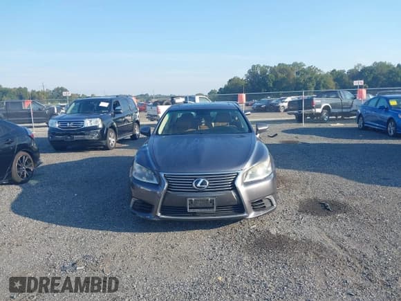 ✅ 2013 Lexus LS 460 • VIN: JTHCL5EFXD5017779 • Лот: 43212278. Опубликован ранее на IAAI с пробегом 127 056 миль. Бесплатный доступ к архиву аукционных продаж из США и подробный отчёт об истории автомобиля на DreamBid. Изображение 12.