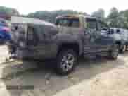 2015 Chevrolet Colorado 4WD Z71 z VIN 1GCGTCE38F1270333, wystawiony jako Copart lot #64223515 z przebiegiem Nie podano mil oraz Nie do naprawy • Non repairable. Historia ofert i sprzedaży dostępna na DreamBid. Obrazek 3.