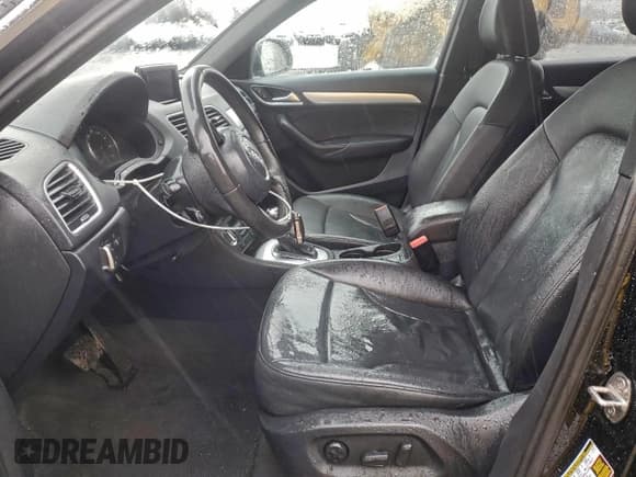 ✅ 2015 Audi Q3 Premium Plus • VIN: WA1BFCFS0FR010074 • Лот: 95311685. Опубликован ранее на Copart с пробегом 12 568 миль. Бесплатный доступ к архиву аукционных продаж из США и подробный отчёт об истории автомобиля на DreamBid. Изображение 7.