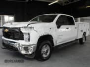 ✅ 2024 Chevrolet Silverado 2500HD Work Truck • VIN: 1GB1YLE7XRF337228 • Лот: 61039045. Опубликован ранее на Copart с пробегом 8 263 миль. Бесплатный доступ к архиву аукционных продаж из США и подробный отчёт об истории автомобиля на DreamBid. Изображение 2.