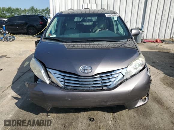 ✅ 2012 Toyota Sienna XLE • VIN: 5TDDK3DC2CS034105 • Лот: 62735765. Опубликован ранее на Copart с пробегом 145 858 миль. Бесплатный доступ к архиву аукционных продаж из США и подробный отчёт об истории автомобиля на DreamBid. Изображение 5.