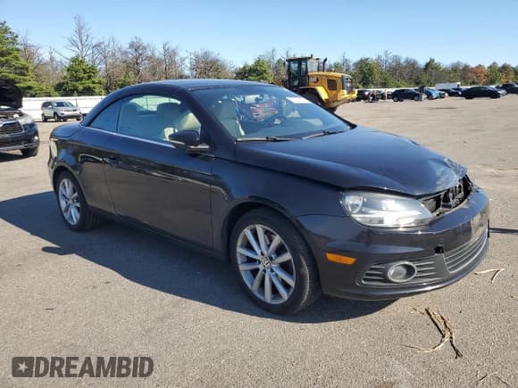 ✅ 2014 Volkswagen Eos Komfort • VIN: WVWBW8AH7EV000212 • Lot: 70678825. Wystawiony na Copart z przebiegiem 96 017 mil. Bezpłatny archiwum sprzedaży aukcyjnych z USA i szczegółowy raport historii pojazdu na DreamBid. Zdjęcie 4.