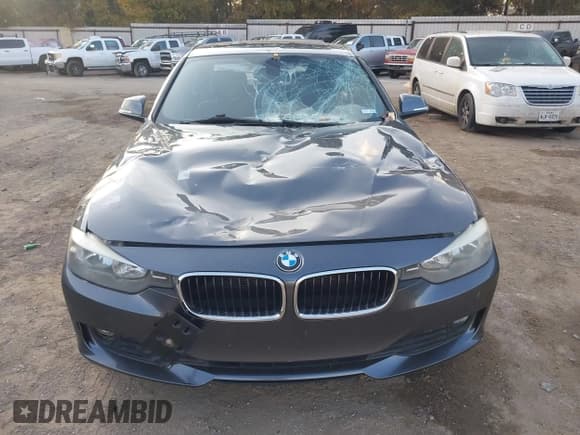 ✅ 2015 BMW 3 Series 320i xDrive • VIN: WBA3C3C53FK203648 • Lot: 43721870. Listed on IAAI with 94,634 mi. Free auction sales archive from the USA and detailed vehicle history report at DreamBid. Image 12.