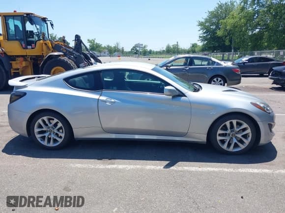 ✅ 2013 Hyundai Genesis Coupe 2.0T • VIN: KMHHT6KD8DU082972 • Lot: 42576823. Wystawiony na IAAI z przebiegiem 89 091 mil. Bezpłatny archiwum sprzedaży aukcyjnych z USA i szczegółowy raport historii pojazdu na DreamBid. Zdjęcie 13.