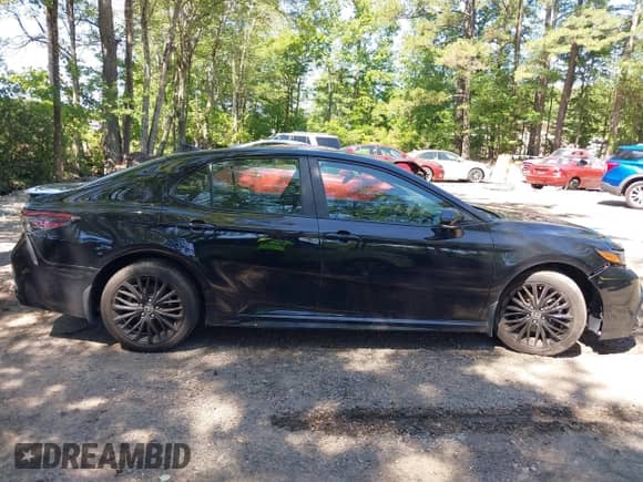 2022 Toyota Camry SE z VIN 4T1G11AK7NU068339, wystawiony jako IAAI lot #42534773 z przebiegiem 33 661 mil mil oraz . Historia ofert i sprzedaży dostępna na DreamBid. Obrazek 13.