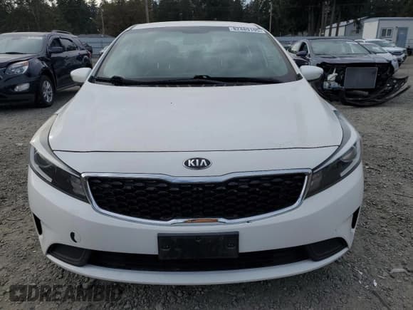 ✅ 2017 Kia Forte LX • VIN: 3KPFK4A72HE118156 • Lot: 82489195. Listed on Copart with 111,437 mi. Free auction sales archive from the USA and detailed vehicle history report at DreamBid. Image 5.