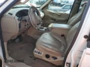 ✅ 2001 Ford Expedition Eddie Bauer • VIN: 1FMFU18LX1LA81622 • Lot: 51681015. Wystawiony na Copart z przebiegiem 229 038 mil. Bezpłatny archiwum sprzedaży aukcyjnych z USA i szczegółowy raport historii pojazdu na DreamBid. Zdjęcie 7.