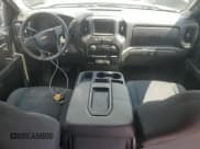 ✅ 2020 Chevrolet Silverado 1500 Custom • VIN: 3GCPYBEH1LG126160 • Lot: 67471794. Wystawiony na Copart z przebiegiem 131 509 mil. Bezpłatny archiwum sprzedaży aukcyjnych z USA i szczegółowy raport historii pojazdu na DreamBid. Zdjęcie 8.