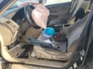 ✅ 2004 Honda Accord LX • VIN: 1HGCM56484A046220 • Лот: 92091965. Опубликован ранее на Copart с пробегом Не указан. Бесплатный доступ к архиву аукционных продаж из США и подробный отчёт об истории автомобиля на DreamBid. Изображение 7.