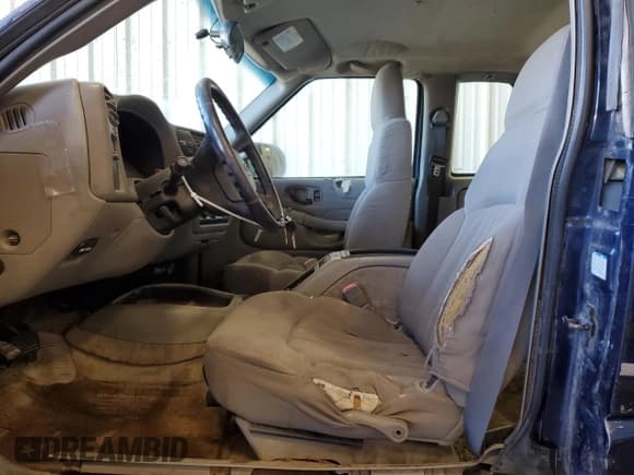 ✅ 2003 Chevrolet S-10 LS • VIN: 1GCDT19X938245738 • Лот: 42430445. Опубликован ранее на Copart с пробегом 190 658 миль. Бесплатный доступ к архиву аукционных продаж из США и подробный отчёт об истории автомобиля на DreamBid. Изображение 7.