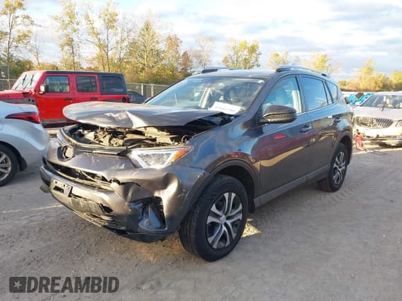 ✅ 2017 Toyota RAV4 LE • VIN: JTMZFREV7HJ111455 • Лот: 43411700. Опубликован ранее на IAAI с пробегом 52 344 миль. Бесплатный доступ к архиву аукционных продаж из США и подробный отчёт об истории автомобиля на DreamBid. Изображение 18.