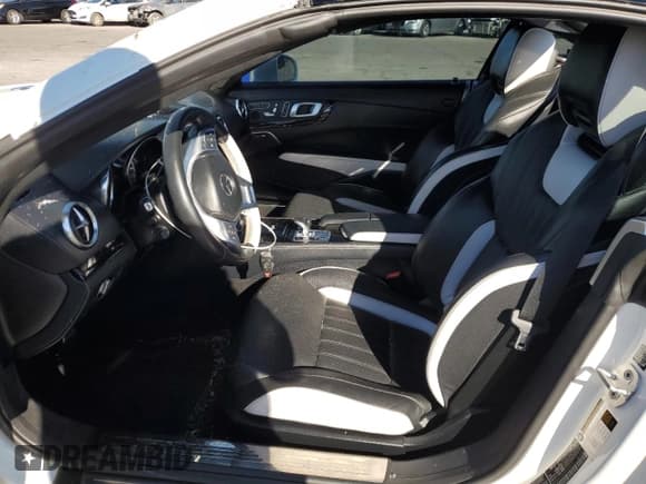 ✅ 2015 Mercedes-Benz SL 550 • VIN: WDDJK7DA9FF033102 • Лот: 87825645. Опубликован ранее на Copart с пробегом 28 282 миль. Бесплатный доступ к архиву аукционных продаж из США и подробный отчёт об истории автомобиля на DreamBid. Изображение 7.