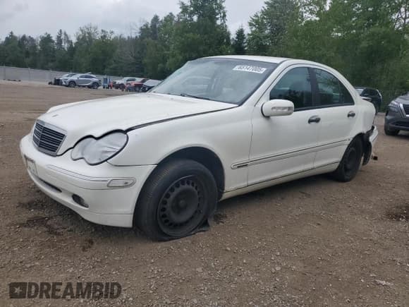 ✅ 2003 Mercedes-Benz C 240 • VIN: WDBRF61J13F350768 • Лот: 65147005. Опубликован ранее на Copart с пробегом 250 261 миль. Бесплатный доступ к архиву аукционных продаж из США и подробный отчёт об истории автомобиля на DreamBid. Изображение 1.