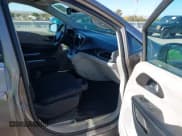 ✅ 2017 Chrysler Pacifica Touring • VIN: 2C4RC1DG7HR623290 • Lot: 43634444. Listed on IAAI with 175,817 mi. Free auction sales archive from the USA and detailed vehicle history report at DreamBid. Image 5.