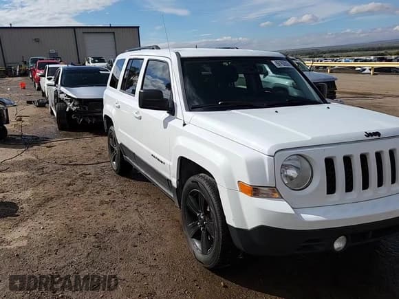 ✅ 2015 Jeep Patriot Sport • VIN: 1C4NJPBA3FD314650 • Лот: 86162835. Опубликован ранее на Copart с пробегом 201 115 миль. Бесплатный доступ к архиву аукционных продаж из США и подробный отчёт об истории автомобиля на DreamBid. Изображение 14.