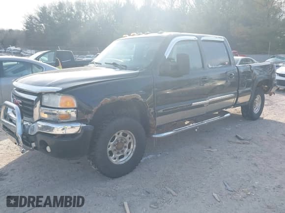 ✅ 2005 GMC Sierra 1500HD SLT • VIN: 1GTGK13U35F811518 • Лот: 41436920. Опубликован ранее на IAAI с пробегом 227 019 миль. Бесплатный доступ к архиву аукционных продаж из США и подробный отчёт об истории автомобиля на DreamBid. Изображение 2.