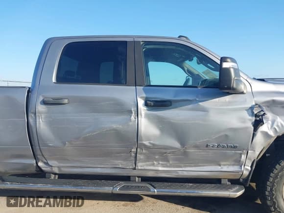 ✅ 2023 Ram 2500 Big Horn • VIN: 3C6UR5DJ5PG539184 • Lot: 43265378. Listed on IAAI with 76,820 mi. Free auction sales archive from the USA and detailed vehicle history report at DreamBid. Image 13.