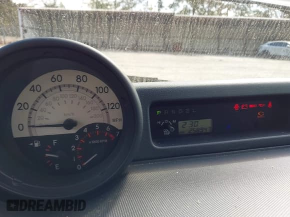 ✅ 2005 Scion xB • VIN: JTLKT324X50170668 • Lot: 43645255. Wystawiony na IAAI z przebiegiem 258 947 mil. Bezpłatny archiwum sprzedaży aukcyjnych z USA i szczegółowy raport historii pojazdu na DreamBid. Zdjęcie 7.