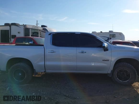 ✅ 2021 Chevrolet Silverado 1500 LTZ • VIN: 3GCPWEED3MG235290 • Lot: 43148001. Wystawiony na IAAI z przebiegiem 76 100 mil. Bezpłatny archiwum sprzedaży aukcyjnych z USA i szczegółowy raport historii pojazdu na DreamBid. Zdjęcie 13.