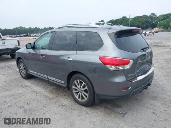 ✅ 2015 Nissan Pathfinder S • VIN: 5N1AR2MN6FC722524 • Lot: 42178396. Wystawiony na IAAI z przebiegiem 112 564 mil. Bezpłatny archiwum sprzedaży aukcyjnych z USA i szczegółowy raport historii pojazdu na DreamBid. Zdjęcie 3.