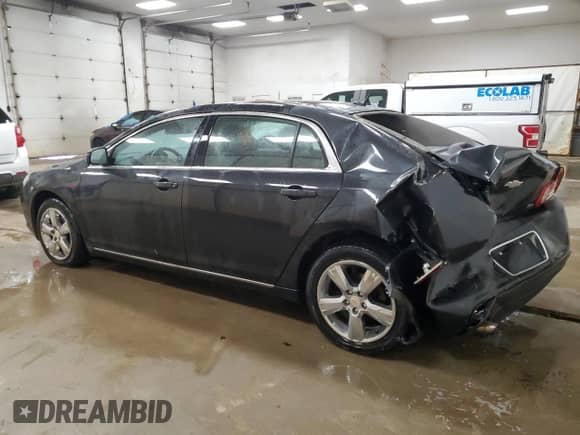 2010 Chevrolet Malibu 2LT z VIN 1G1ZD5E08AF265516, wystawiony jako Copart lot #63195794 z przebiegiem 138 754 mil mil oraz Czysty tytuł • Clean title. Historia ofert i sprzedaży dostępna na DreamBid. Obrazek 2.