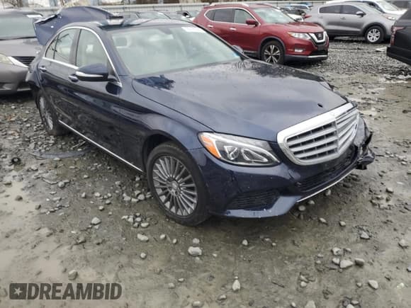 ✅ 2015 Mercedes-Benz C 300 Luxury • VIN: 55SWF4KBXFU040559 • Lot: 93189365. Wystawiony na Copart z przebiegiem 84 530 mil. Bezpłatny archiwum sprzedaży aukcyjnych z USA i szczegółowy raport historii pojazdu na DreamBid. Zdjęcie 4.