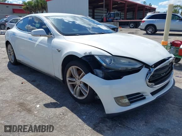 ✅ 2013 Tesla Model S Performance • VIN: 5YJSA1CP8DFP15538 • Lot: 43455805. Wystawiony na IAAI z przebiegiem Nie podano. Bezpłatny archiwum sprzedaży aukcyjnych z USA i szczegółowy raport historii pojazdu na DreamBid. Zdjęcie 1.