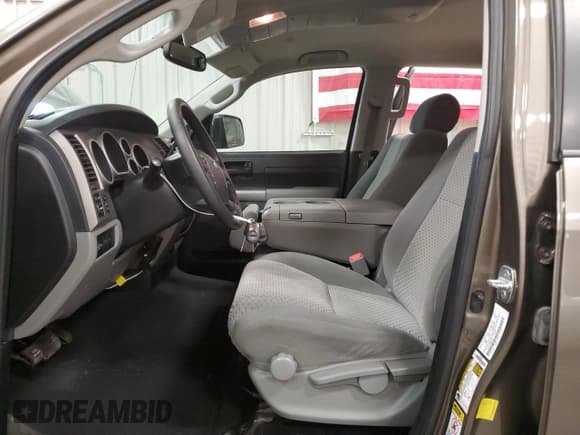 ✅ 2013 Toyota Tundra • VIN: 5TFDM5F18DX041413 • Lot: 56539215. Wystawiony na Copart z przebiegiem 107 538 mil. Bezpłatny archiwum sprzedaży aukcyjnych z USA i szczegółowy raport historii pojazdu na DreamBid. Zdjęcie 7.