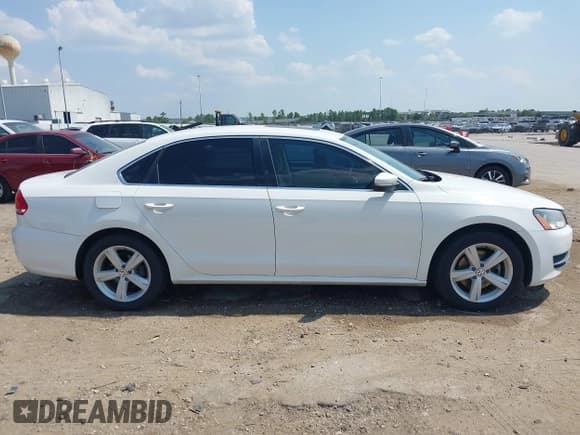 ✅ 2013 Volkswagen Passat SE • VIN: 1VWBN7A38DC132775 • Lot: 43208784. Listed on IAAI with 88,062 mi. Free auction sales archive from the USA and detailed vehicle history report at DreamBid. Image 13.