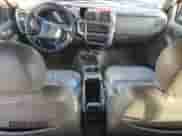 2000 Chevrolet Blazer LT z VIN 1GNCS13W0Y2279860, wystawiony jako Copart lot #85297234 z przebiegiem 192 927 mil mil oraz Szkoda całkowita • Salvage title. Historia ofert i sprzedaży dostępna na DreamBid. Obrazek 8.