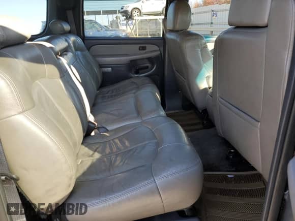 ✅ 2002 Chevrolet Suburban LT • VIN: 3GNGC26G22G287790 • Лот: 82716634. Опубликован ранее на Copart с пробегом 195 790 миль. Бесплатный доступ к архиву аукционных продаж из США и подробный отчёт об истории автомобиля на DreamBid. Изображение 11.