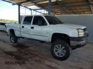 ✅ 2006 Chevrolet Silverado 2500HD LT2 • VIN: 1GCHK23U06F156181 • Lot: 61015095. Wystawiony na Copart z przebiegiem Nie podano. Bezpłatny archiwum sprzedaży aukcyjnych z USA i szczegółowy raport historii pojazdu na DreamBid. Zdjęcie 4.