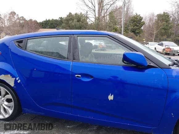 ✅ 2013 Hyundai Veloster w/Black Int • VIN: KMHTC6AD9DU093247 • Lot: 41416318. Wystawiony na IAAI z przebiegiem 130 950 mil. Bezpłatny archiwum sprzedaży aukcyjnych z USA i szczegółowy raport historii pojazdu na DreamBid. Zdjęcie 13.