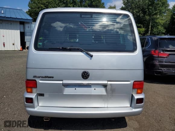 ✅ 2003 Volkswagen EuroVan MV • VIN: WV2MB47023H044047 • Лот: 71014624. Опубликован ранее на Copart с пробегом 189 485 миль. Бесплатный доступ к архиву аукционных продаж из США и подробный отчёт об истории автомобиля на DreamBid. Изображение 6.