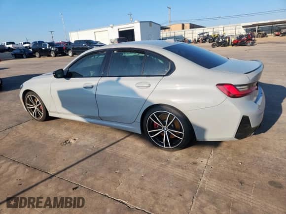 2023 BMW 3 Series 330i z VIN 3MW69FF05P8D29302, wystawiony jako Copart lot #81690055 z przebiegiem 45 083 mil mil oraz Szkoda całkowita • Salvage title. Historia ofert i sprzedaży dostępna na DreamBid. Obrazek 2.