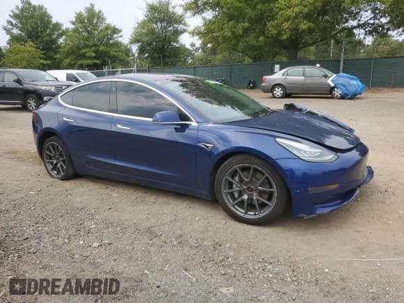 ✅ 2018 Tesla Model 3 Long Range Battery • VIN: 5YJ3E1EB5JF131037 • Lot: 81468995. Wystawiony na Copart z przebiegiem 88 994 mil. Bezpłatny archiwum sprzedaży aukcyjnych z USA i szczegółowy raport historii pojazdu na DreamBid. Zdjęcie 4.