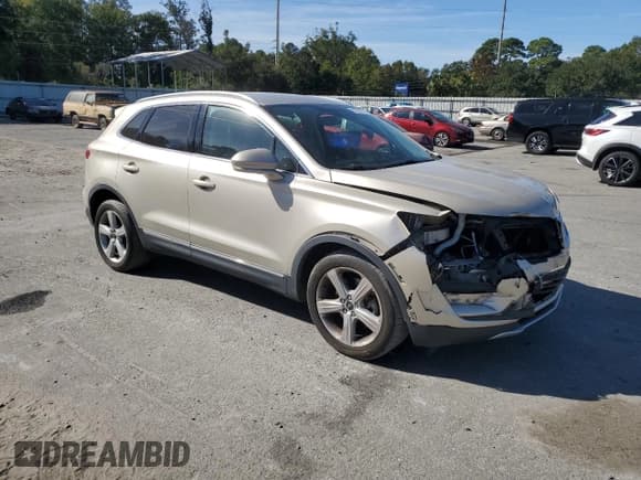 ✅ 2017 Lincoln MKC Premiere • VIN: 5LMCJ1C98HUL47535 • Лот: 82620015. Опубликован ранее на Copart с пробегом 121 374 миль. Бесплатный доступ к архиву аукционных продаж из США и подробный отчёт об истории автомобиля на DreamBid. Изображение 4.
