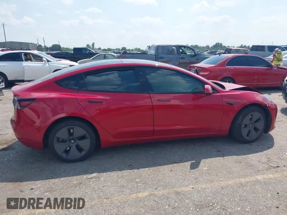✅ 2022 Tesla Model 3 • VIN: 5YJ3E1EA3NF111219 • Lot: 43209918. Wystawiony na IAAI z przebiegiem 59 286 mil. Bezpłatny archiwum sprzedaży aukcyjnych z USA i szczegółowy raport historii pojazdu na DreamBid. Zdjęcie 12.