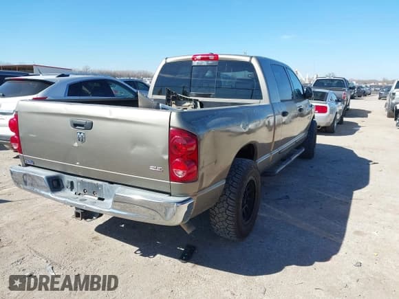 ✅ 2008 Dodge 1500 SLT • VIN: 3D7KR19D88G114609 • Лот: 41652242. Опубликован ранее на IAAI с пробегом 303 728 миль. Бесплатный доступ к архиву аукционных продаж из США и подробный отчёт об истории автомобиля на DreamBid. Изображение 4.