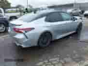 2021 Toyota Camry Hybrid XSE z VIN 4T1K31AK9MU020943, wystawiony jako IAAI lot #41969968 z przebiegiem 33 773 mil mil oraz . Historia ofert i sprzedaży dostępna na DreamBid. Obrazek 4.