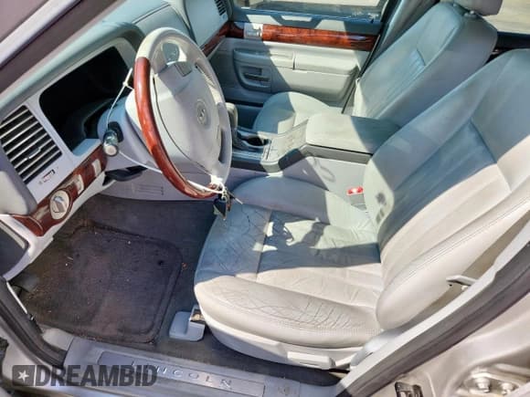 ✅ 2004 Lincoln Aviator Luxury • VIN: 5LMEU68H94ZJ19716 • Lot: 85882105. Wystawiony na Copart z przebiegiem 90 221 mil. Bezpłatny archiwum sprzedaży aukcyjnych z USA i szczegółowy raport historii pojazdu na DreamBid. Zdjęcie 7.