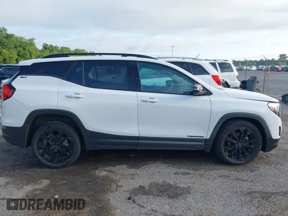 ✅ 2021 GMC Terrain SLT • VIN: 3GKALPEV4ML401282 • Lot: 42461732. Wystawiony na IAAI z przebiegiem 137 016 mil. Bezpłatny archiwum sprzedaży aukcyjnych z USA i szczegółowy raport historii pojazdu na DreamBid. Zdjęcie 13.