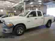 2009 Dodge 1500 SLT с VIN 1D3HB18PX9S740877, выставлен на аукционе Copart как лот 74973724 с пробегом 126 279 миль миль и На запчасти • Non repairable. История ставок и продаж доступна на DreamBid. Изображение 1.