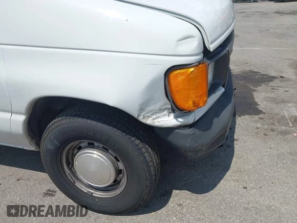 ✅ 2003 Ford Econoline Cargo • VIN: 1FTRE14243HC06969 • Lot: 42943010. Listed on IAAI with 202,711 mi. Free auction sales archive from the USA and detailed vehicle history report at DreamBid. Image 13.