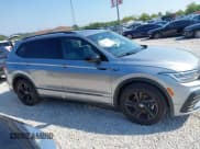 ✅ 2024 Volkswagen Tiguan SE R-Line Black • VIN: 3VV8B7AX5RM128490 • Lot: 42977920. Wystawiony na IAAI z przebiegiem 10 147 mil. Bezpłatny archiwum sprzedaży aukcyjnych z USA i szczegółowy raport historii pojazdu na DreamBid. Zdjęcie 13.